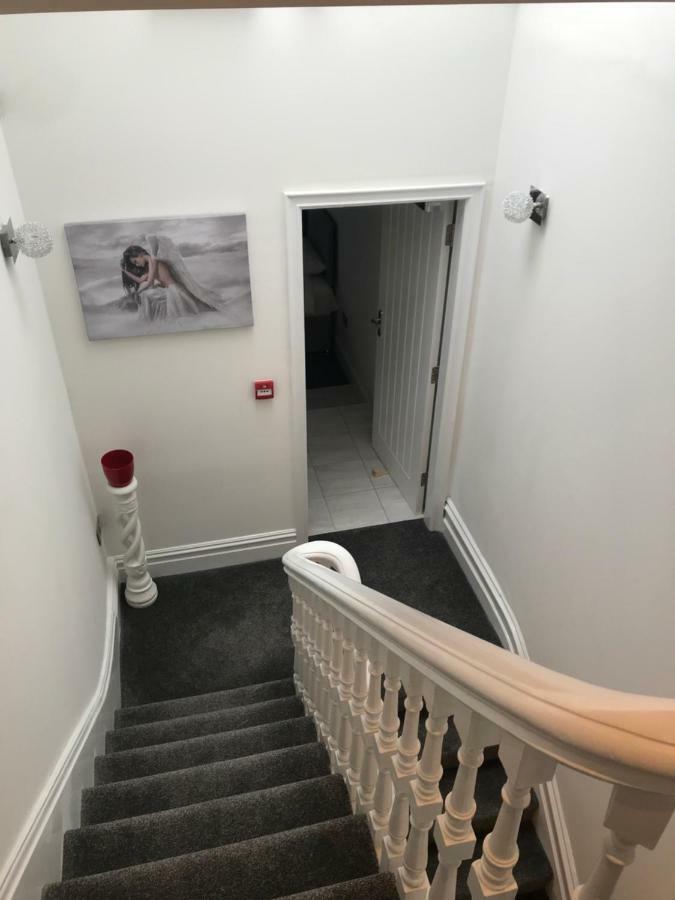 88 Anfield Road Bed & Breakfast Ливърпул Екстериор снимка