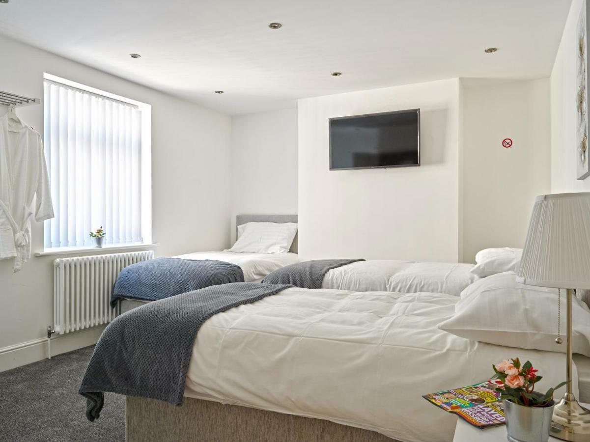 88 Anfield Road Bed & Breakfast Ливърпул Екстериор снимка