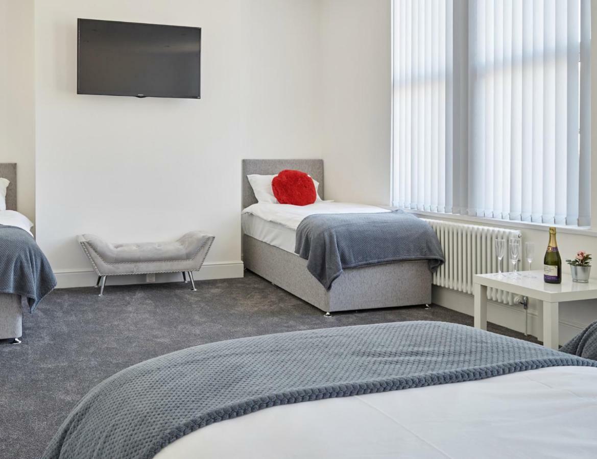 88 Anfield Road Bed & Breakfast Ливърпул Екстериор снимка